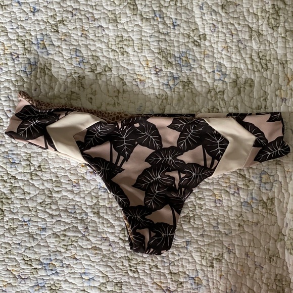 NWOT ACACIA Swimwear - Back Elephant Mentawai Bikini Bottom - Large - Picture 4 of 9